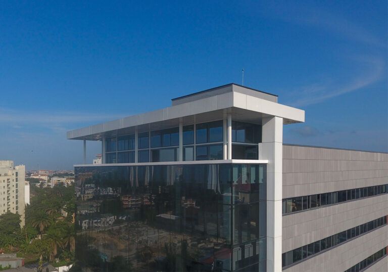 4_47 Glover_Blu0035_1400x980