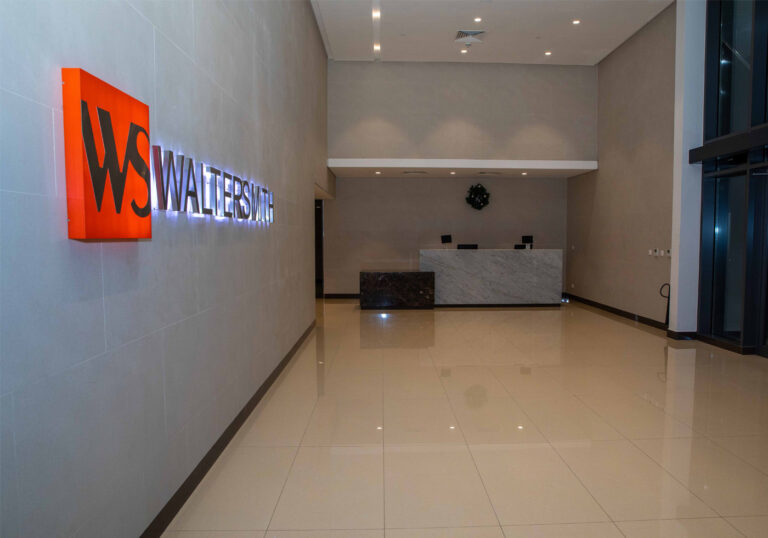 7_47 Glover_1845_1400x980