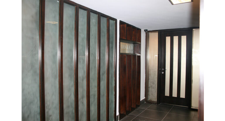 01_G Elias_033_BR_1000x540